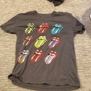 Grey Rolling Stones tee